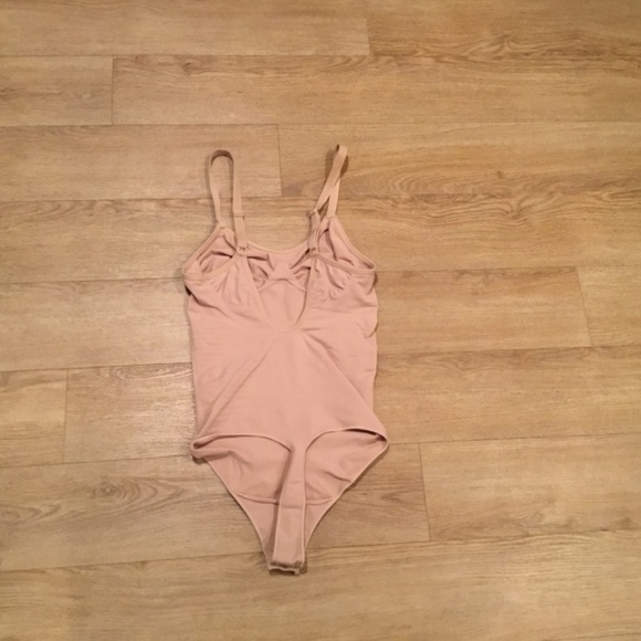 Women’s Tummy Control Seamless Thong Shapewear - Picture 6 of 7